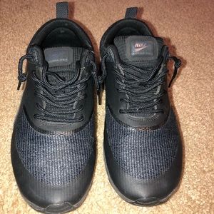 Blacked out Air max Theas